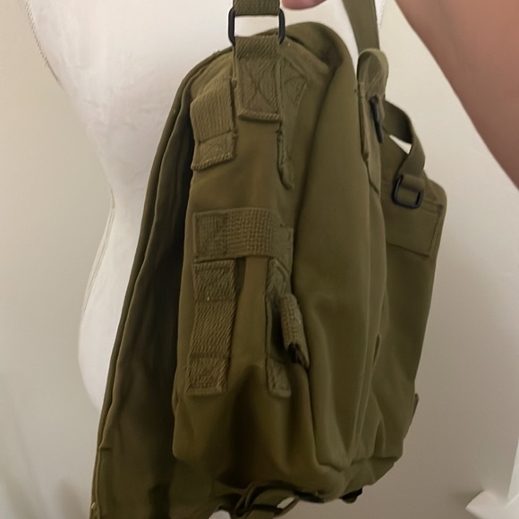 A NWOT Military Messenger Bag Pockets Adjustable Straps 100% cotton Army Green - Picture 3 of 14